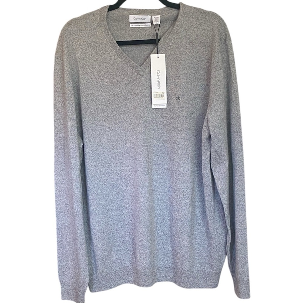 Calvin Klein Men's V-Neck Sweater in Light Gray